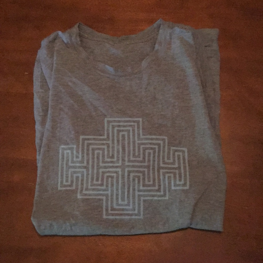 Lululemon men’s workout shirt